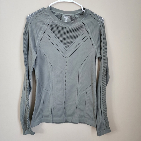 Athleta oxygen size L Athletic top green  longsleeve elastic waist and sleeves - Picture 1 of 6